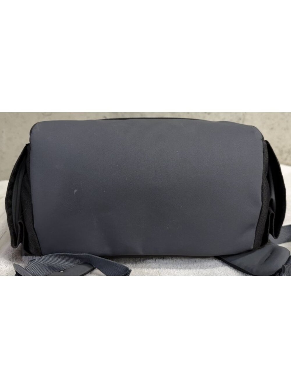 YETI Crossroads 23 Backpack Black 23L Laptop Travel Carry-On Hiking Bag - Picture 9 of 10